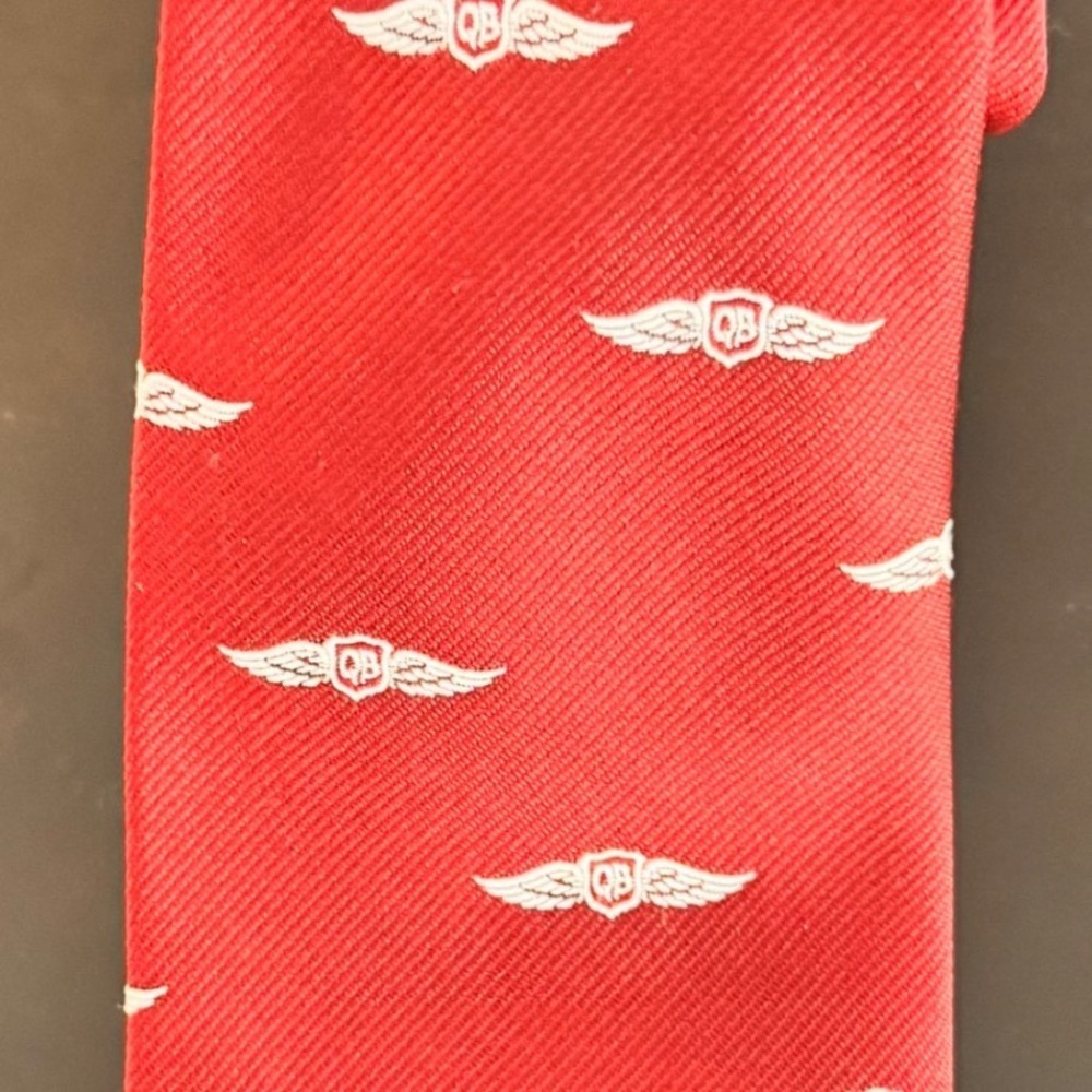 RARE VTG‎ QB Quiet Birdman Rhynecliffe Cravat Red Silk Wing Emblem Mens Necktie